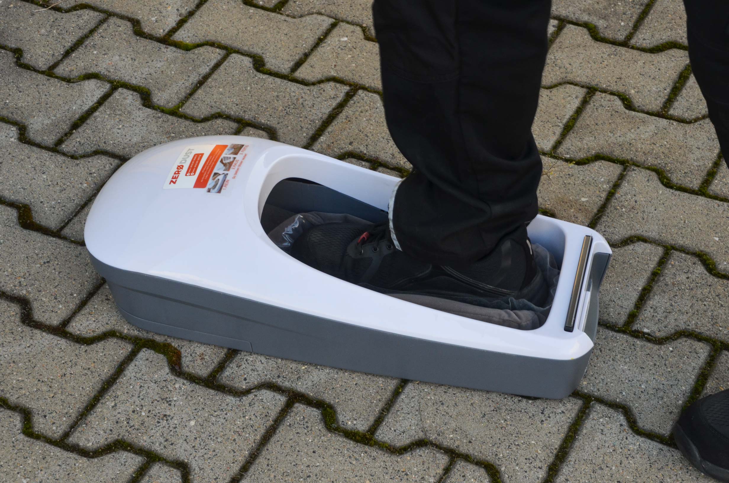 Zero Dust Schuhschleuse Folienspender mit Einweg-Überschuh