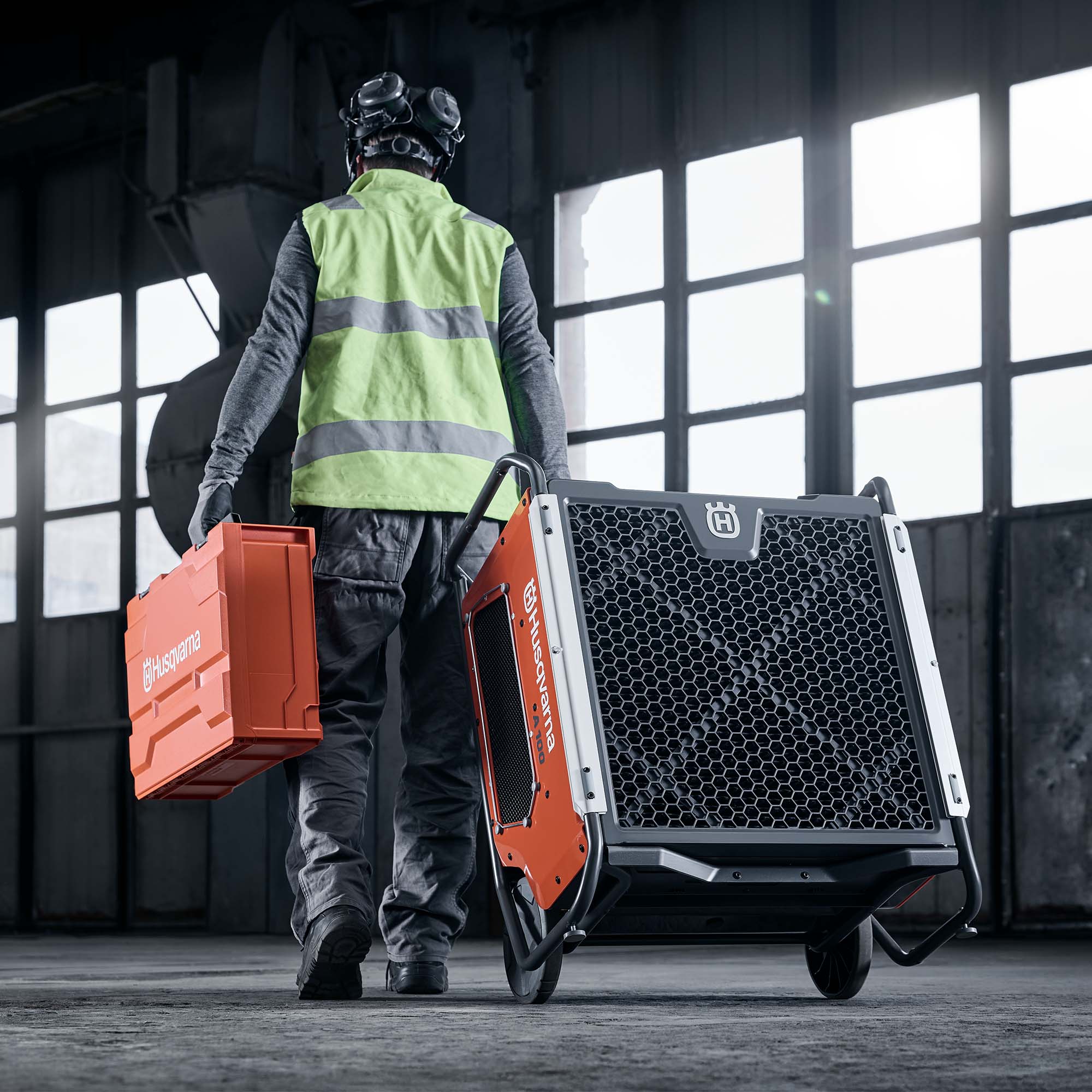 Husqvarna A100 Bau-Luftreiniger mit HEPA 13 Filter auf Baust