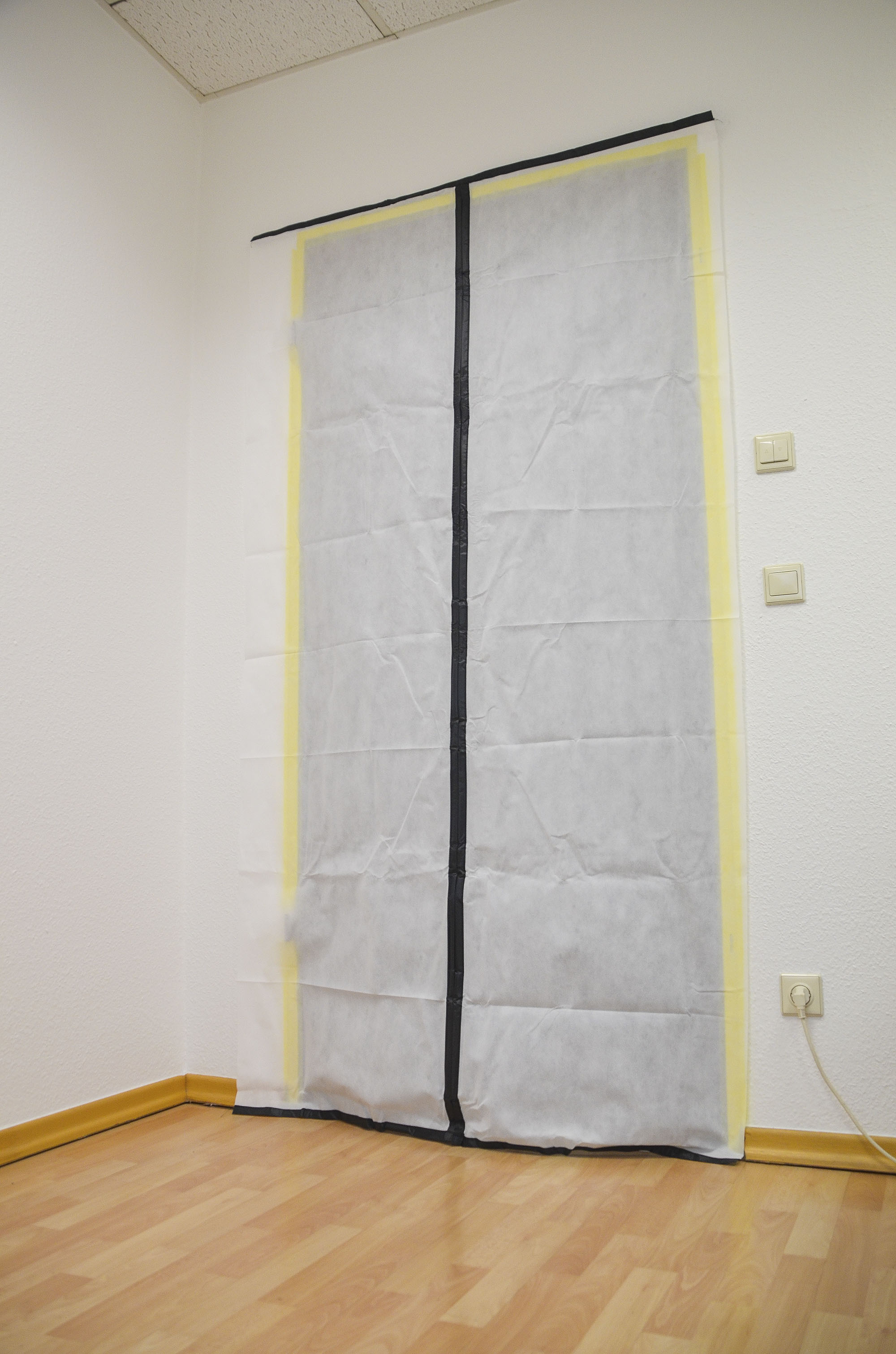 Vlies Staubschutztür mit Magnetverschluss 210 x 110 cm von Z