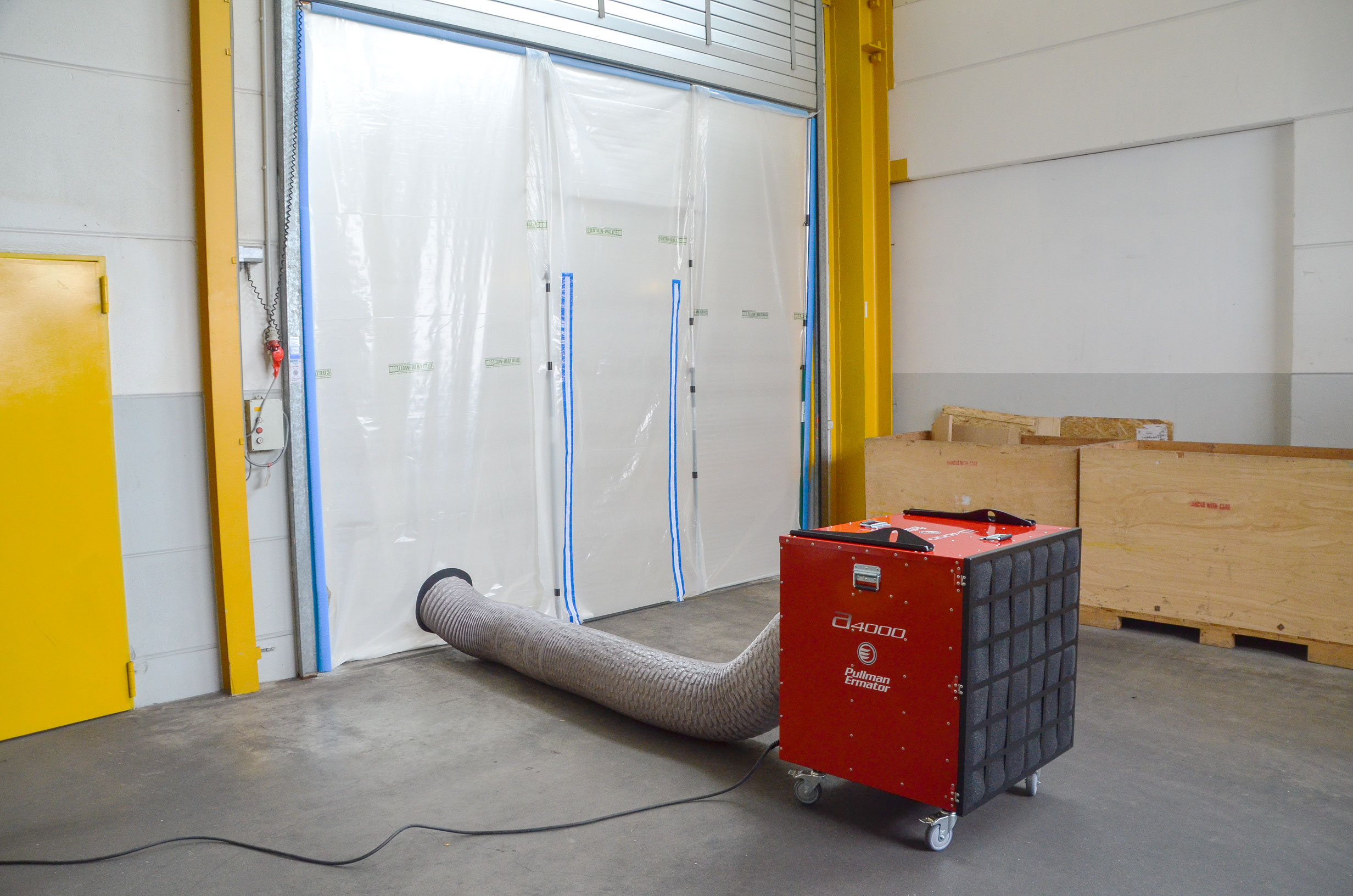 Bau-Luftreiniger Pullman Ermator A4000 mit Schlauch im Einsa