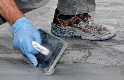 Verarbeitung von klebrigen Mörteln mit Collomix Rührer MM