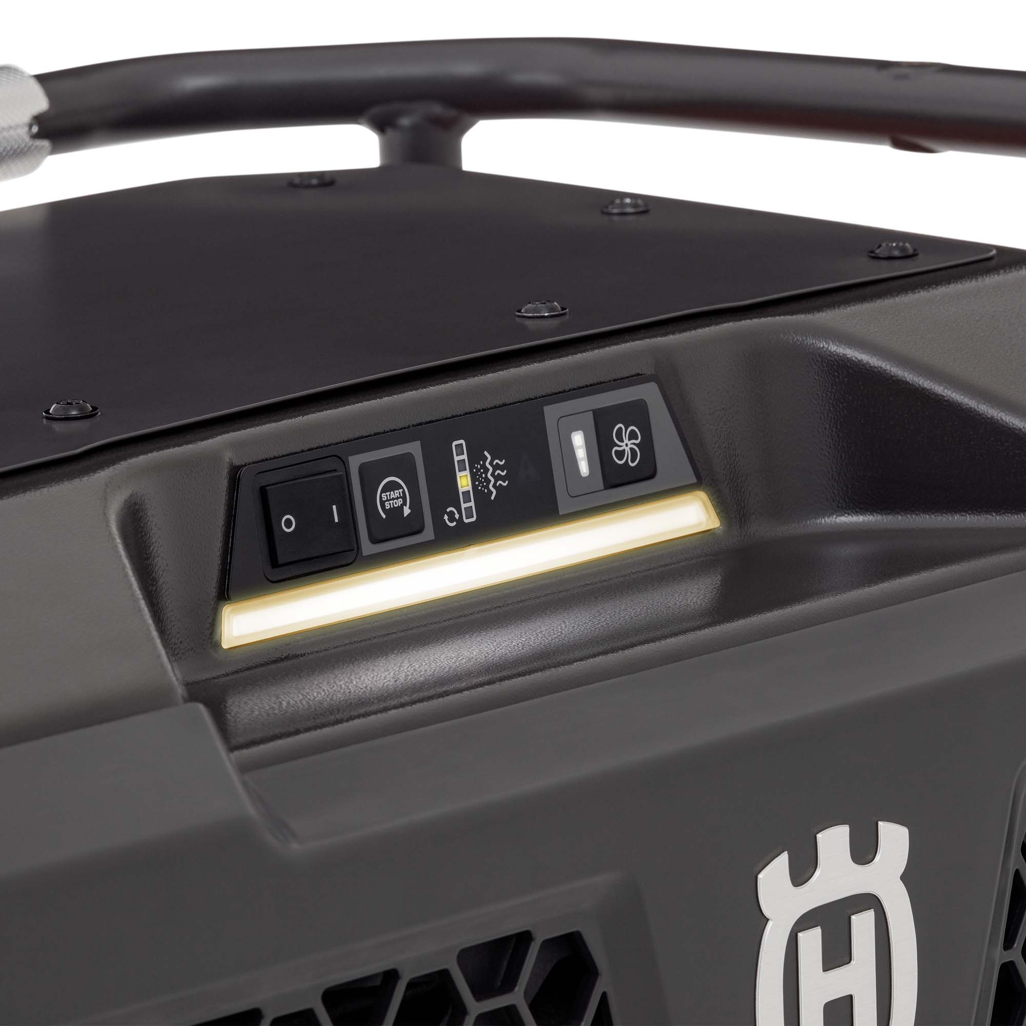 Bedienfeld des Husqvarna A100 Bau-Luftreinigers mit LED-Leis