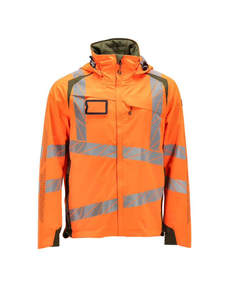 Vorderansicht der MASCOT® ACCELERATE SAFE Hardshelljacke in Hi-vis Orange/Moosgrün, Größe 2XL, zweifarbige Winterwarnschutzjacke mit reflektierenden Streifen und Kapuze