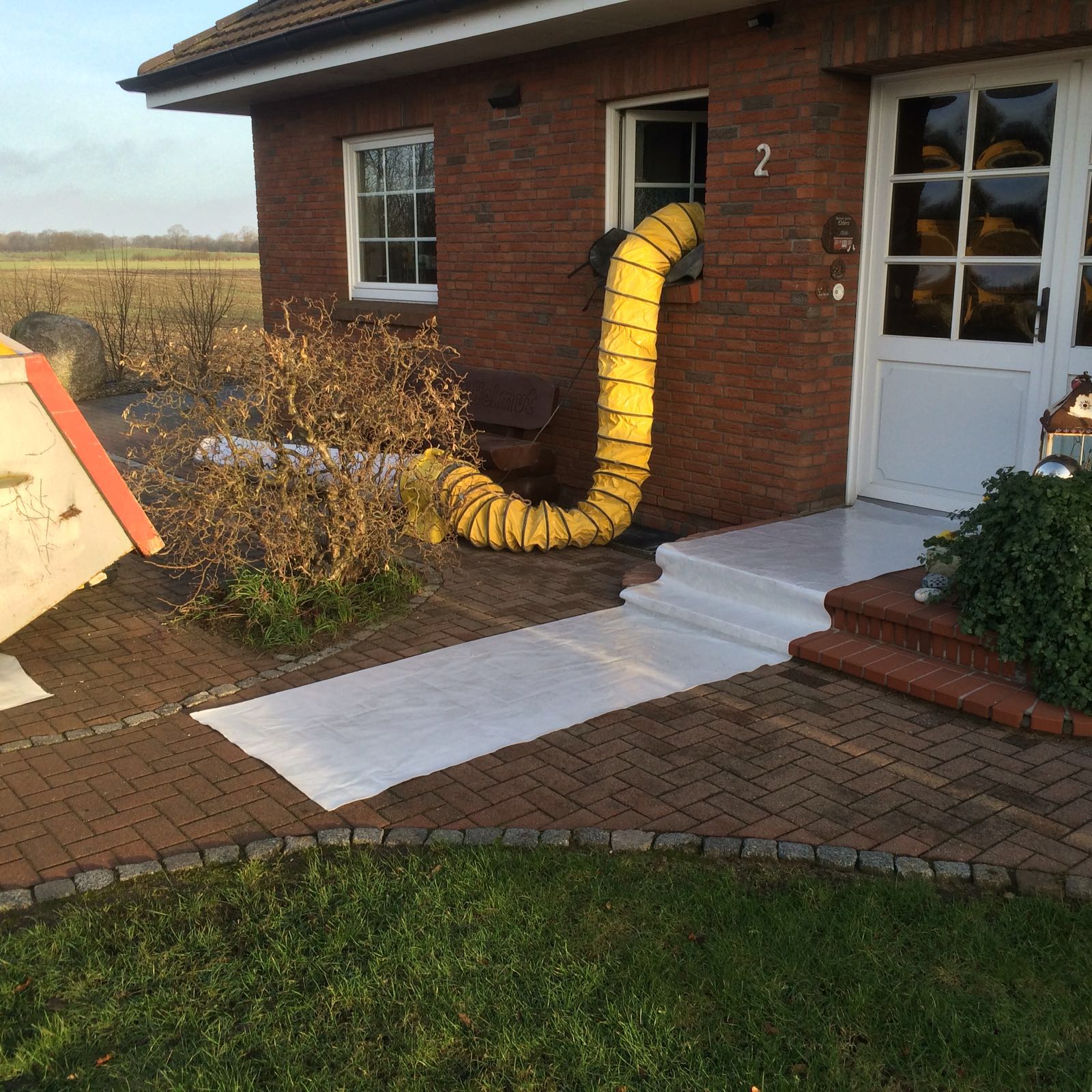 Axiallüfter Staubabsaugung S3500 mit Schlauch und Staubfangs