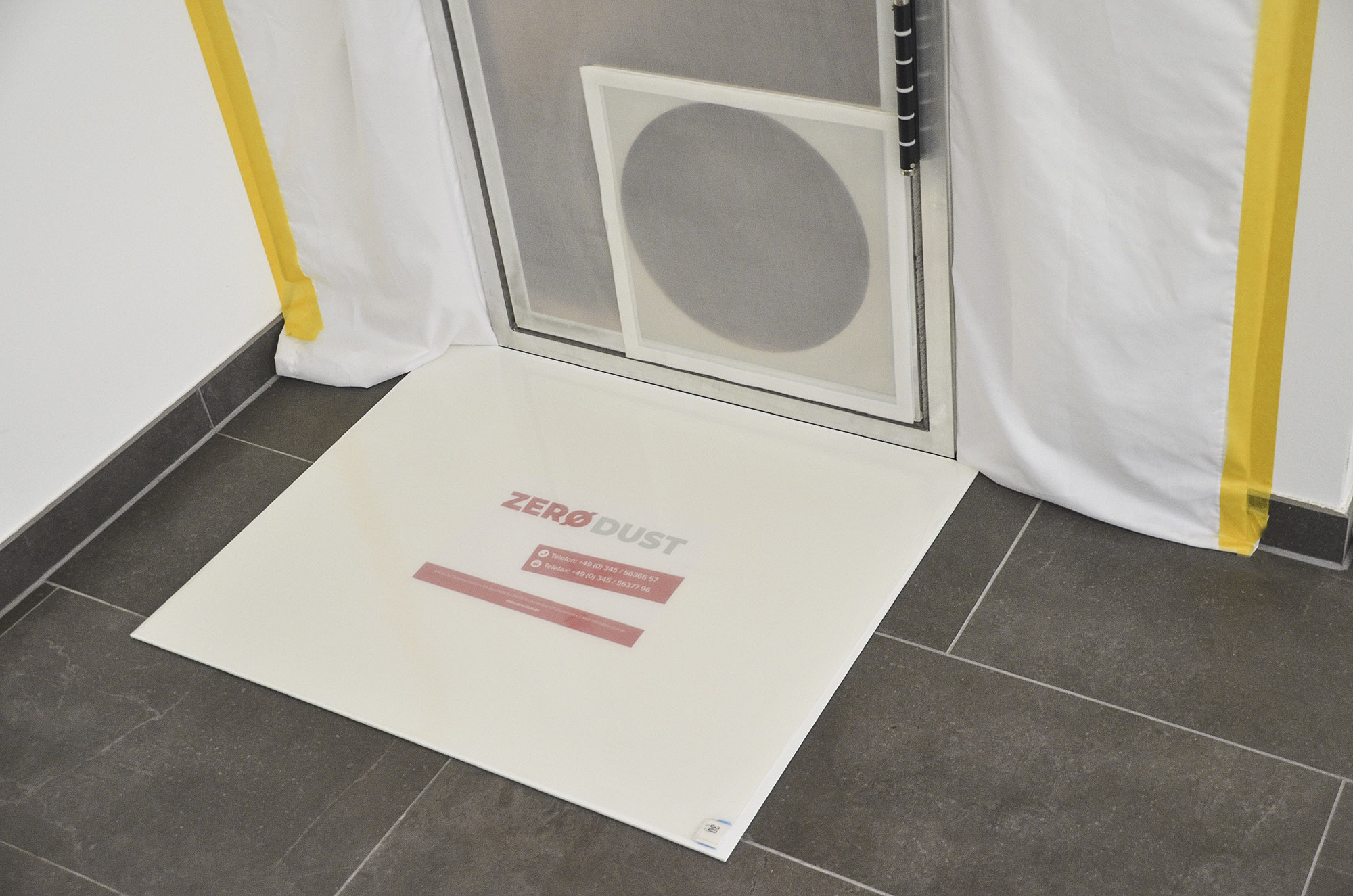 Zero Dust Schmutzschleuse Schmutzfangmatte 61x76 cm mit Foli
