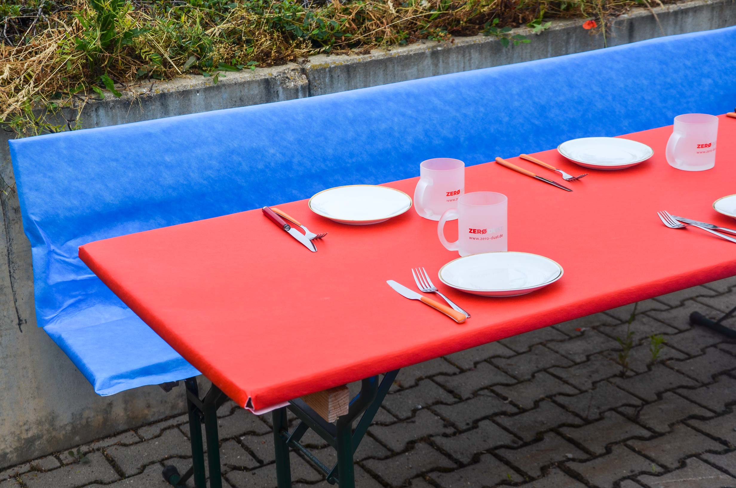 Rotes Zero Dust Treppenschutzvlies 25 m² selbstklebend