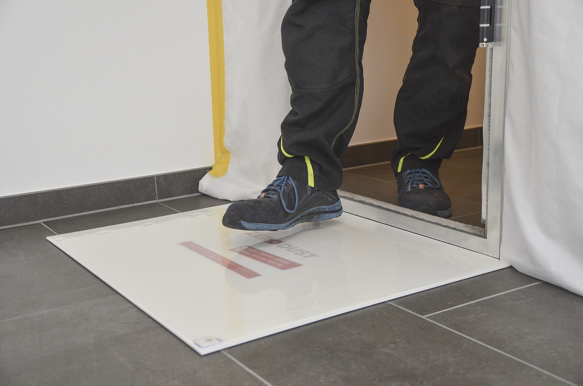 Zero Dust Schmutzschleuse Schmutzfangmatte 61x76 cm mit 30 K