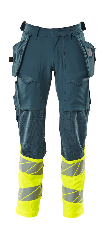 Frontansicht der MASCOT® ACCELERATE SAFE Warnschutzhose mit Hängetaschen in Schwarzblau/Hi-vis Gelb, zweifarbige Arbeitshose Größe 82C46