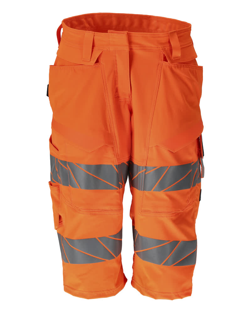 MASCOT® ACCELERATE SAFE lange Damen-Shorts in fluoreszierendem Hi-Vis Orange mit reflektierenden Streifen, Stretchgewebe, recyceltem Polyester und vielen Taschen für Arbeit und Warnschutz