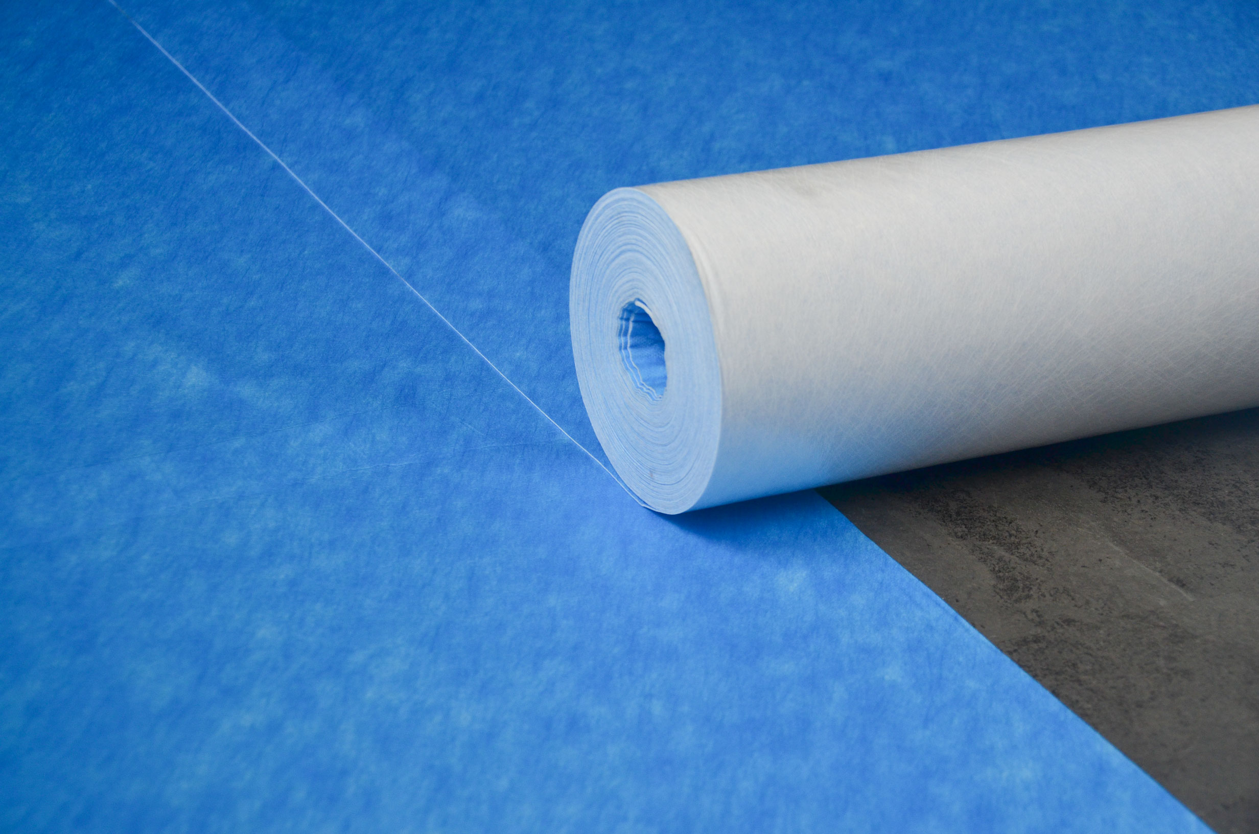 Blaues selbstklebendes Treppenschutzvlies 25 m² von Zero Dus