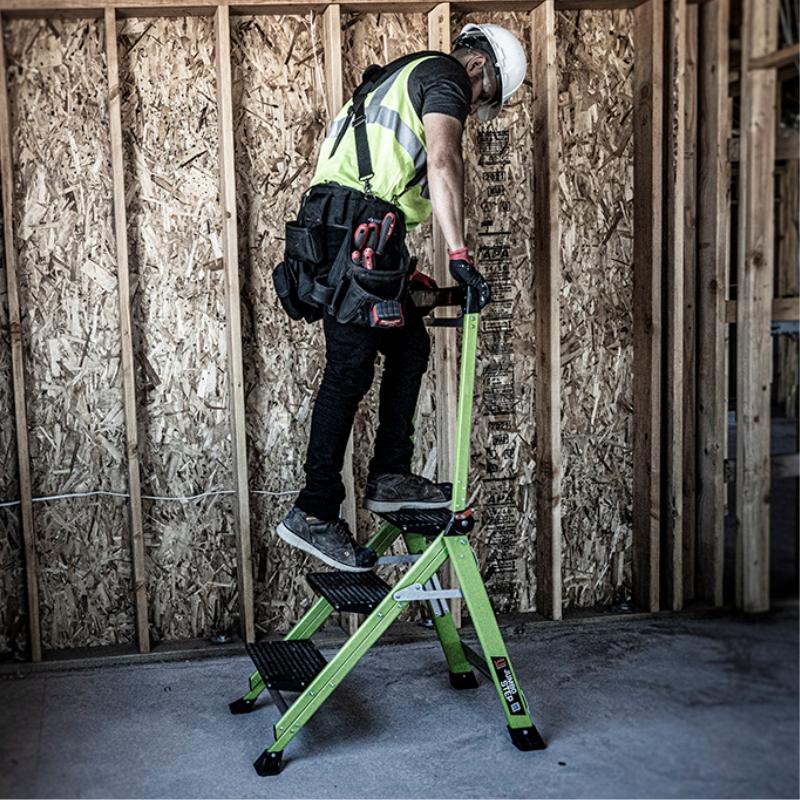 JUMBO STEP PRO 3-Stufen-Fiberglas-Klapptreppe Little Giant