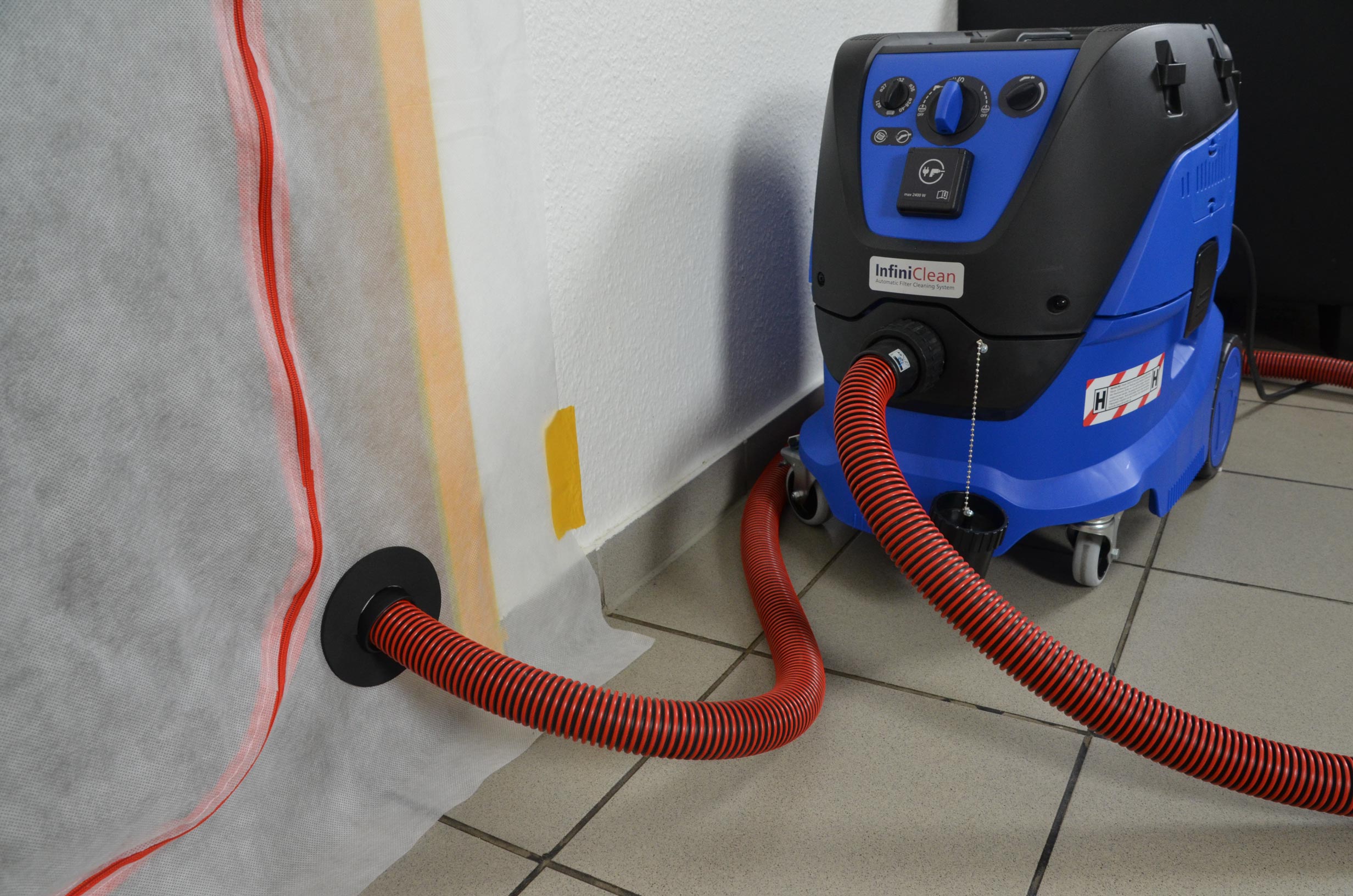 Zero Dust Schlauchdurchführung 110 x 50 mm in Staubschutzwan