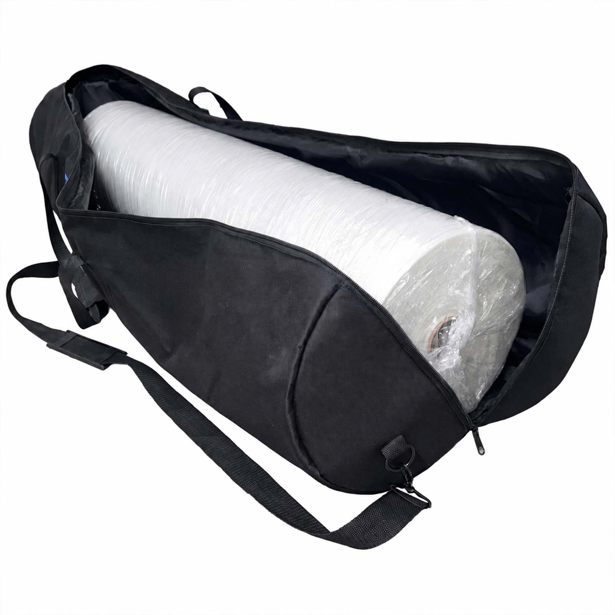 Offene schwarze Transporttasche mit Schultergurt, gefüllt mit einer großen weißen Rolle, ideal für Banner, Displays oder Rollenware