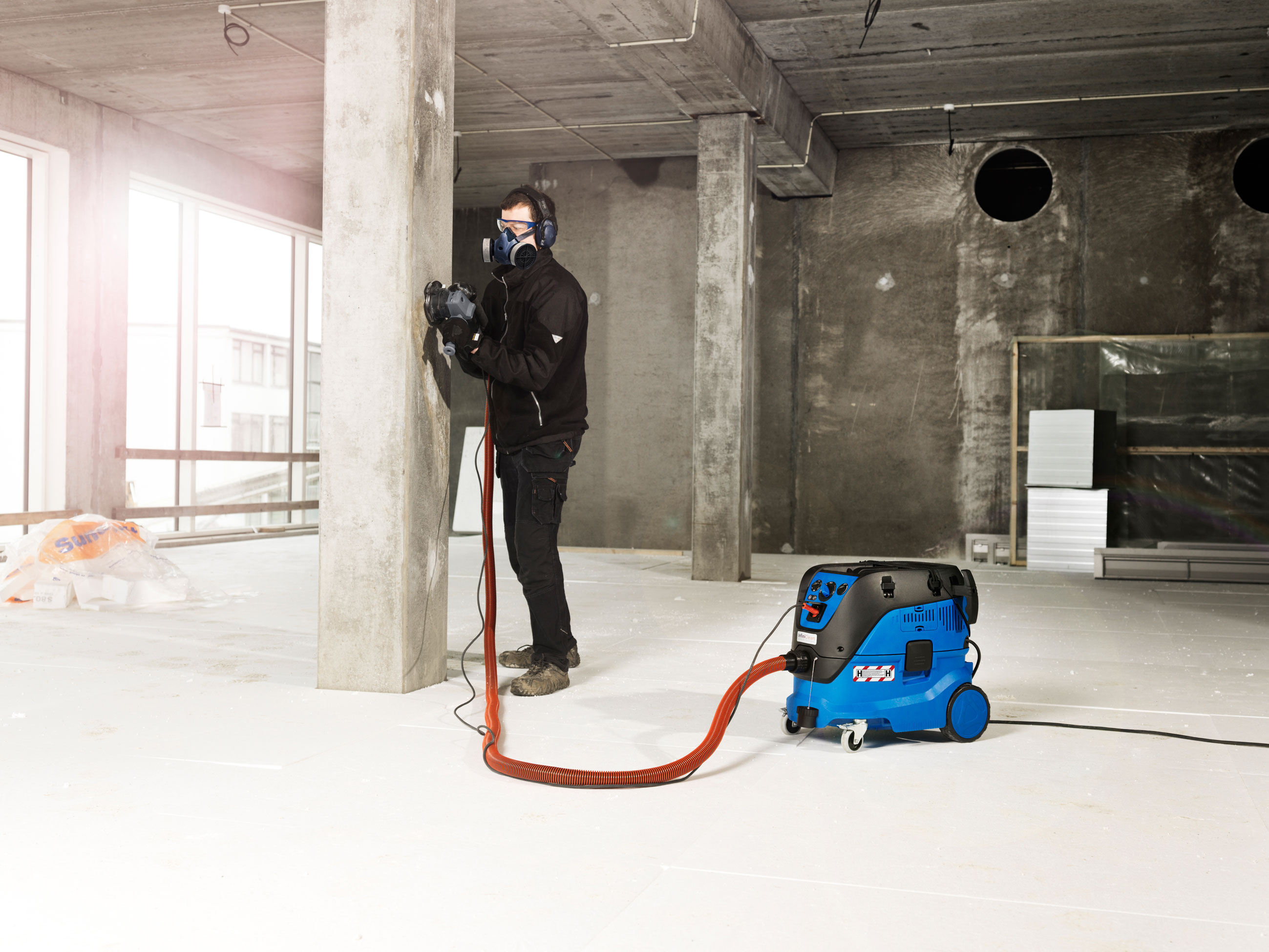 Nilfisk ATTIX 33-2M IC M-Klasse Sicherheitssauger auf Bauste